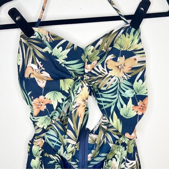 Superdown myra front tie floral romper Size Medium - Picture 4 of 9